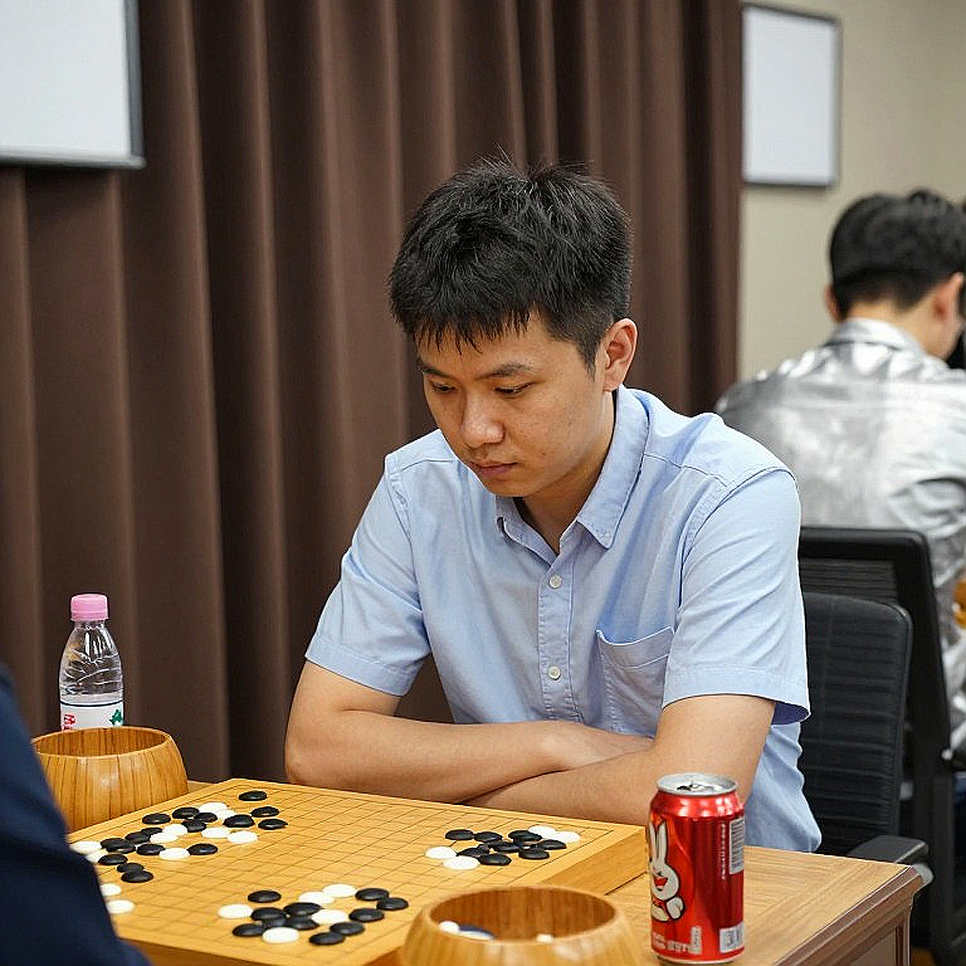 Timur Turlov không phải Chủ tịch FIDE: khi tiêu đề và thân bài của một bản tin cờ vua kể hai câu chuyện khác nhau Timur Turlov không phải Chủ tịch FIDE: khi tiêu đề và thân bài của một bản tin cờ vua kể hai câu chuyện khác nhau