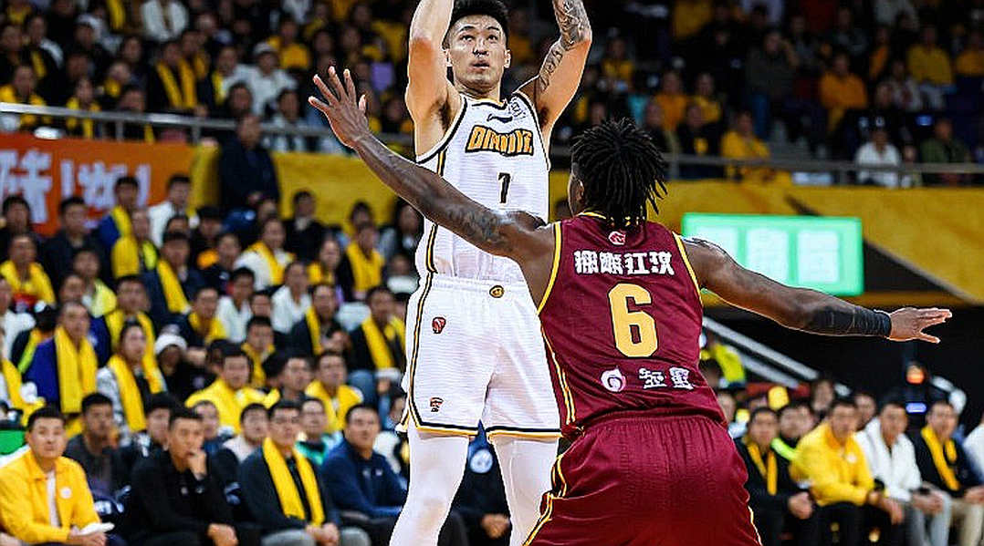 Enes Kanter Freedom kiện WNBA: Khi sân đấu trở thành chiến trường văn hóa Enes Kanter Freedom kiện WNBA: Khi sân đấu trở thành chiến trường văn hóa