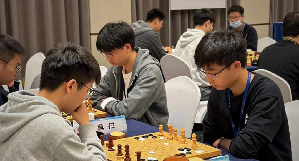Olympiad cờ vua 2026, ván 9: Gukesh thoát hiểm ở bàn số 4 và bài toán ẩn của đội tuyển Ấn Độ