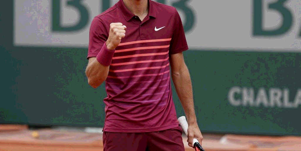 Zverev vào tứ kết Thượng Hải: ngôi số một cuối năm đứng trên một mắt cá không yên