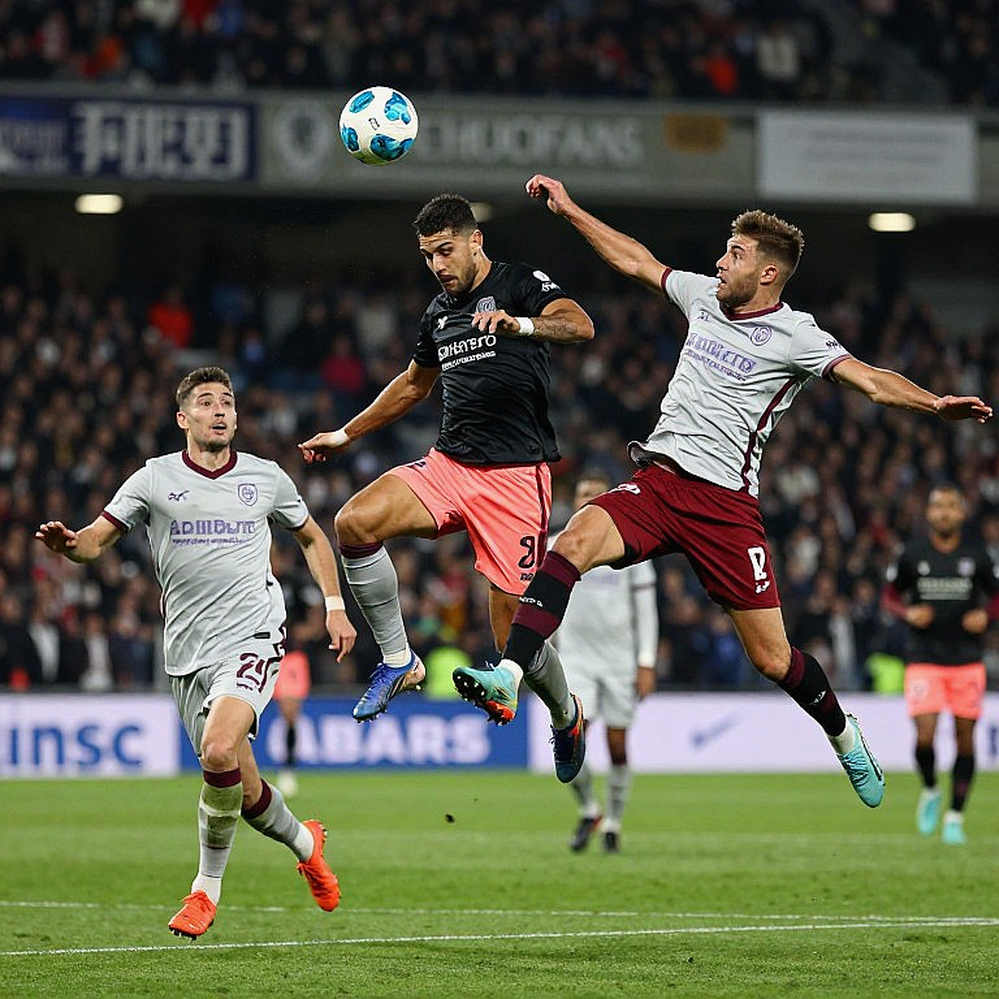 Lisandro Martínez chỉ trích đội hình và ban lãnh đạo Manchester United sau thất bại trước Atlético tại Champions League