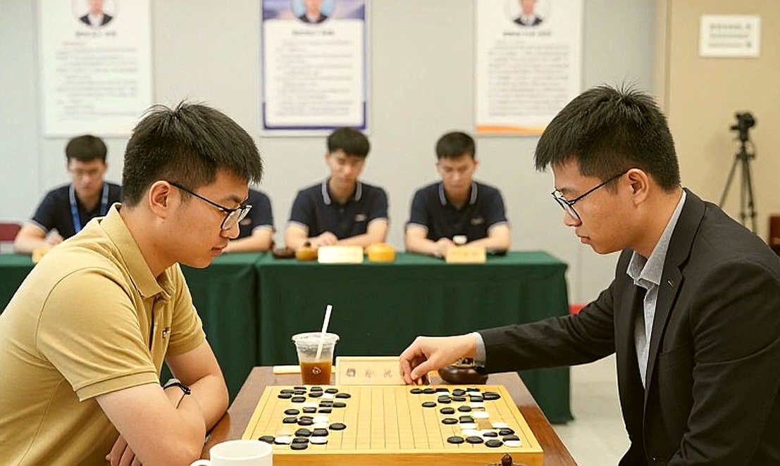 Kỳ chuyển nhượng của làng cờ: ChessBase ký Kostya Kavutskiy và bài toán danh mục FritzTrainer
