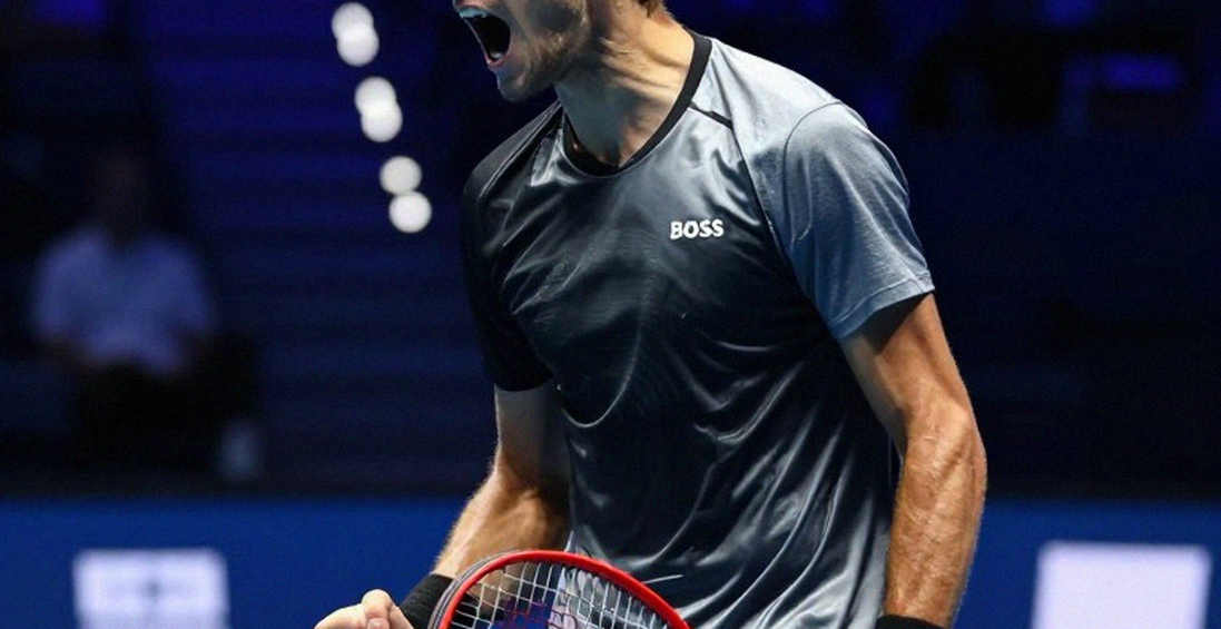 Djokovic rời US Open trong đau đớn: Vực thẳm điểm số và bài học cho Raducanu