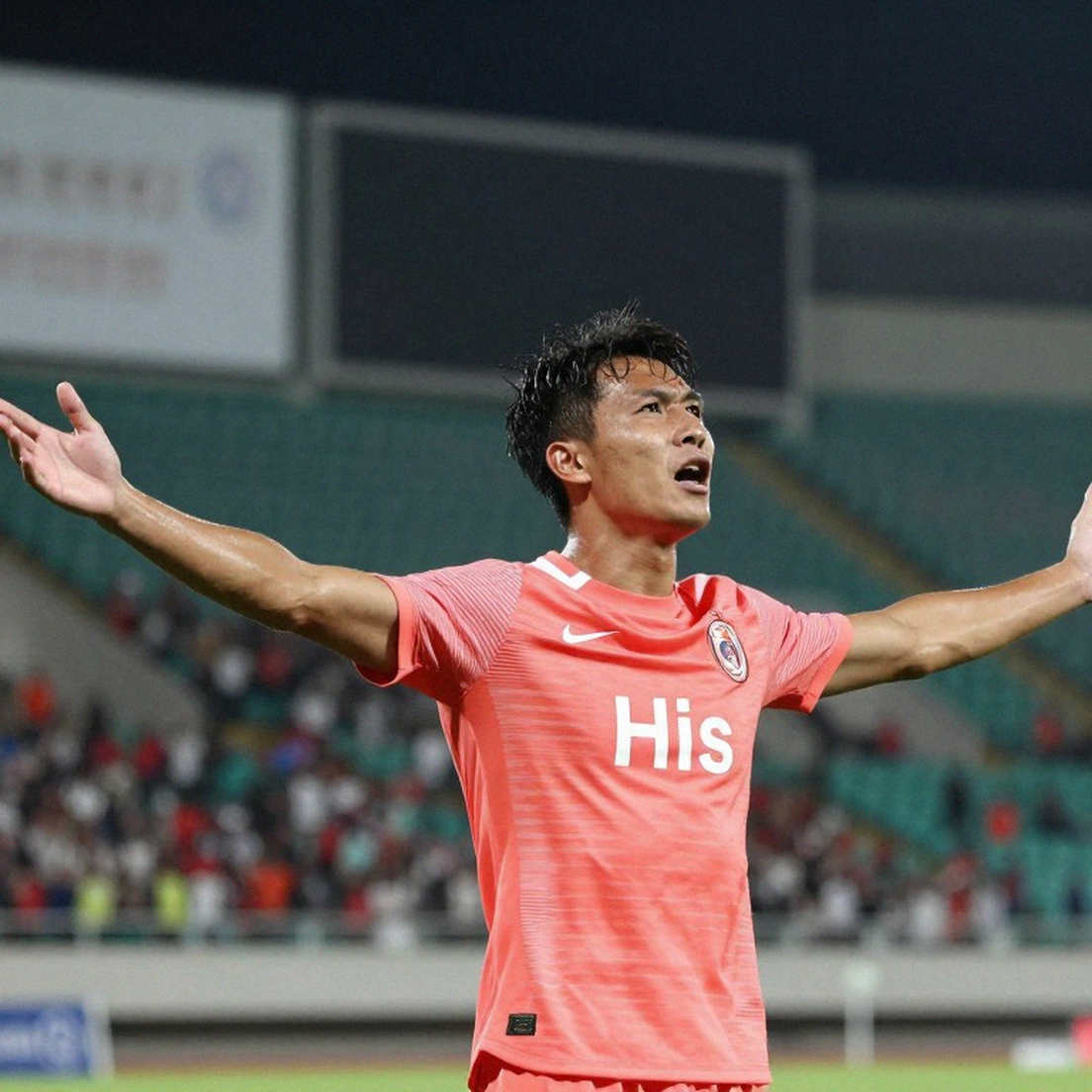 V.League Transfers: Goalkeepers Get Paid, Youth Academies Get Discounted V.League Transfers: Goalkeepers Get Paid, Youth Academies Get Discounted