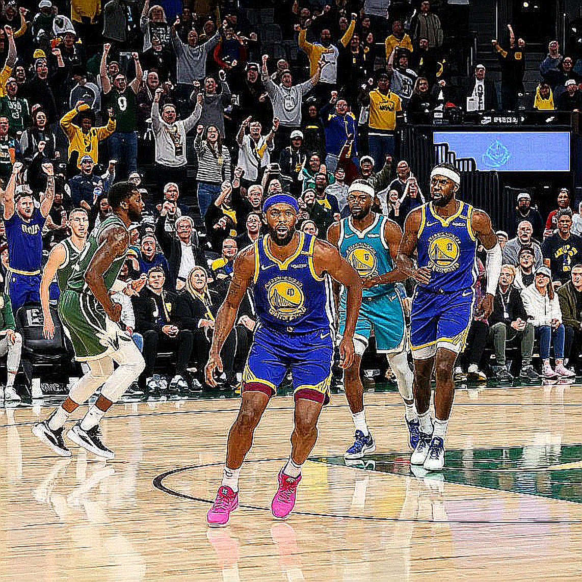 Kawhi trở lại Toronto: Can bạc 700.000 USD và năm lượt chọn đổi lấy một mùa giải