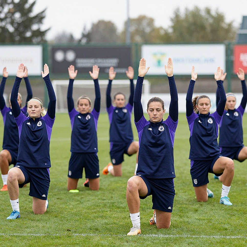 HLV Đinh Hồng Vinh ra lệnh 'xé lưới' Philippines: Bài toán dứt điểm của U23 Việt Nam tại Asiad 2026 HLV Đinh Hồng Vinh ra lệnh 'xé lưới' Philippines: Bài toán dứt điểm của U23 Việt Nam tại Asiad 2026