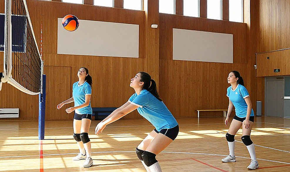 Kỳ thủ 13 tuổi cao 2m10 của Qatar gây sốc tại giải vô địch bóng chuyền châu Á