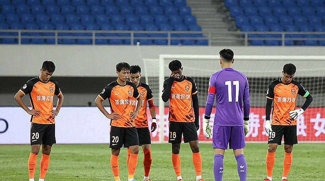 Derksen chất vấn KNVB về việc không bổ nhiệm Van Bommel dẫn dắt đội tuyển Hà Lan Derksen chất vấn KNVB về việc không bổ nhiệm Van Bommel dẫn dắt đội tuyển Hà Lan