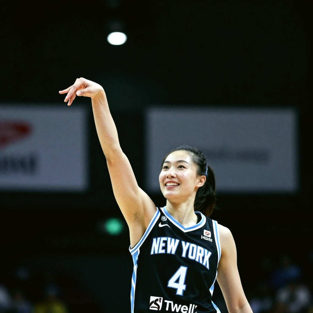 Ginebra và lằn ranh 24 điểm trước Blackwater ở PBA Governors' Cup
