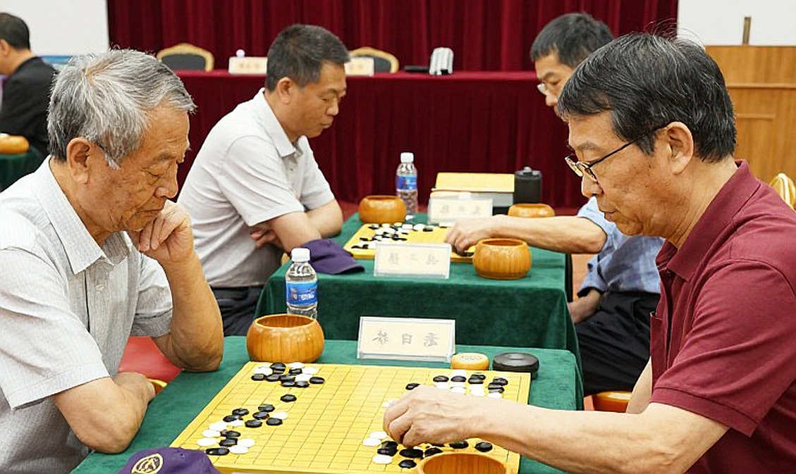 Đọc ChessBase Magazine số 225: 27 ván cờ ngắn, 10 bài khai cuộc và một cái tên không nằm trong mục lục