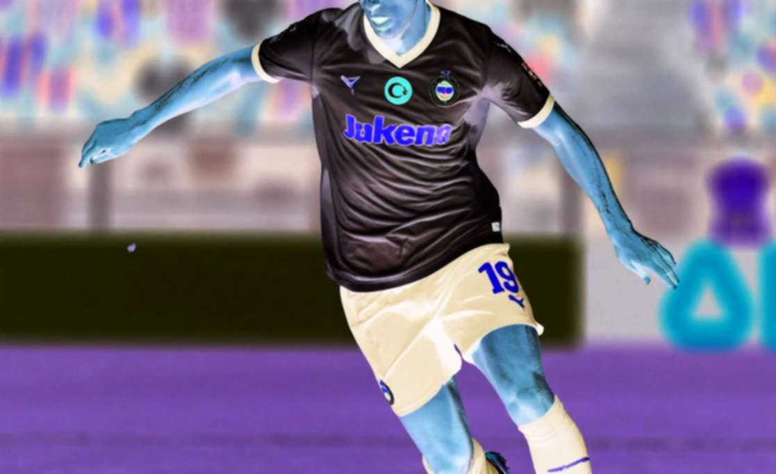 Đường gân của Chucky Lozano và món nợ chuyển từ trại tập Mexico sang Los Angeles Đường gân của Chucky Lozano và món nợ chuyển từ trại tập Mexico sang Los Angeles