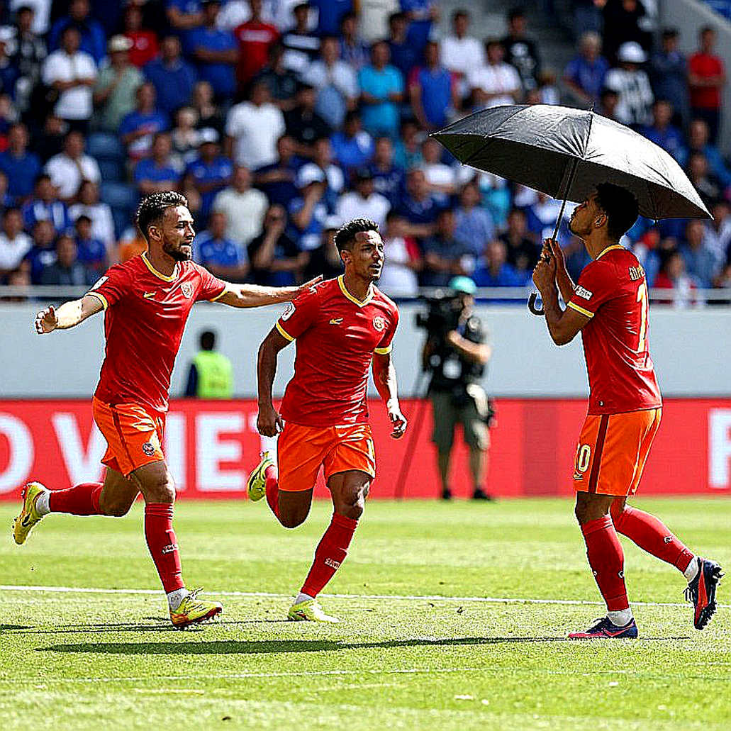 200 km đường bộ và bài toán thể lực: Đội tuyển Việt Nam khởi động ASEAN Cup 2026 tại Bandung 200 km đường bộ và bài toán thể lực: Đội tuyển Việt Nam khởi động ASEAN Cup 2026 tại Bandung