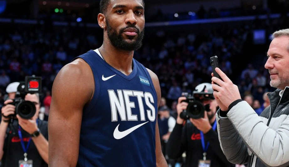 Blazers thu hồi hợp đồng bình luận viên trong vài giờ: Khâu thẩm định sụp đổ trước ngày khai mạc